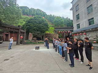 福建雙龍戲珠酒業(yè)有限公司開展消防演練、有限空間應急預案演練及安全生產培訓